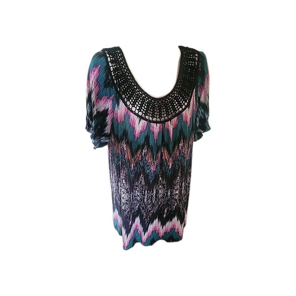 BEVERLY DRIVE Plus Size 3X Short Sleeve Geometric Blouse Embroidered Round Neck